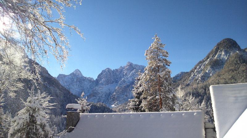 Rooms Barovc By The Lake Jasna Kranjska Gora Exteriör bild The mountains of the Bavarian Alps
